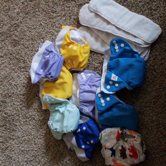 9 preemie/ newborn cloth diapers with liners - Picture 1 of 1